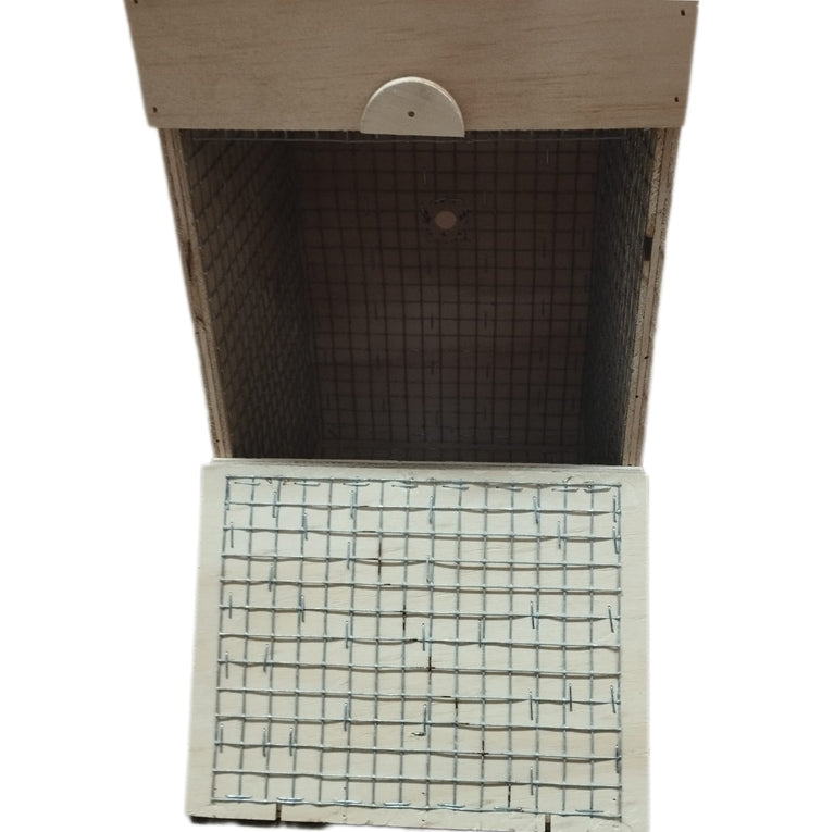 Nido in legno per Parrocchetti con Rete interna