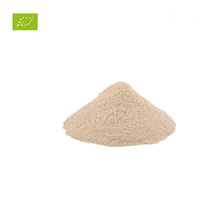 Aglio disidratato in polvere. Composizione: Proteina greggia 16,80%, Grassi greggi 0,80%, Carboidrati 72,30%, Fibra greggia 1,90%. Come usarlo? Aggiungi 10/15 gr per Kg di pastone per un apporto nutrizionale equilibrato. L'Aglio in Polvere Vaesen è la scelta ideale per  la salute e il benessere del tuo fedele compagno.