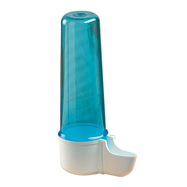 C004 Sifone classico, per gabbie a fili verticali Capacità: 10cc Colorazioni: blu e bianco Acquistabile singolarmente o set di 3 unità. Nella foto viene mostrata la singola unità in colorazione blu.