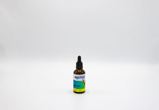 Flacone AviMax Forte MiteKill è un integratore concentrato. Composizione : Glicole monopropilenico, Yucca Schidigera , Aroma: 90000 mg/kg (Timolo, Rosmarino, Eucalipto)Componenti analitici :Proteina grezza: 0,1%Grassi grezzi: 4,3%Dosaggio : 1 ml per litro di acqua da bere (14 giorni consecutivi). Dopo 1 mese di MiteKill, sono sufficienti 3-4 giorni. O 1 goccia nel collo. Non somministrare durante la stagione riproduttiva.
